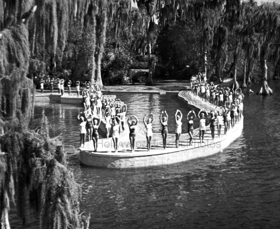Esther Williams 1953 2 Filming Easy to Love.jpg